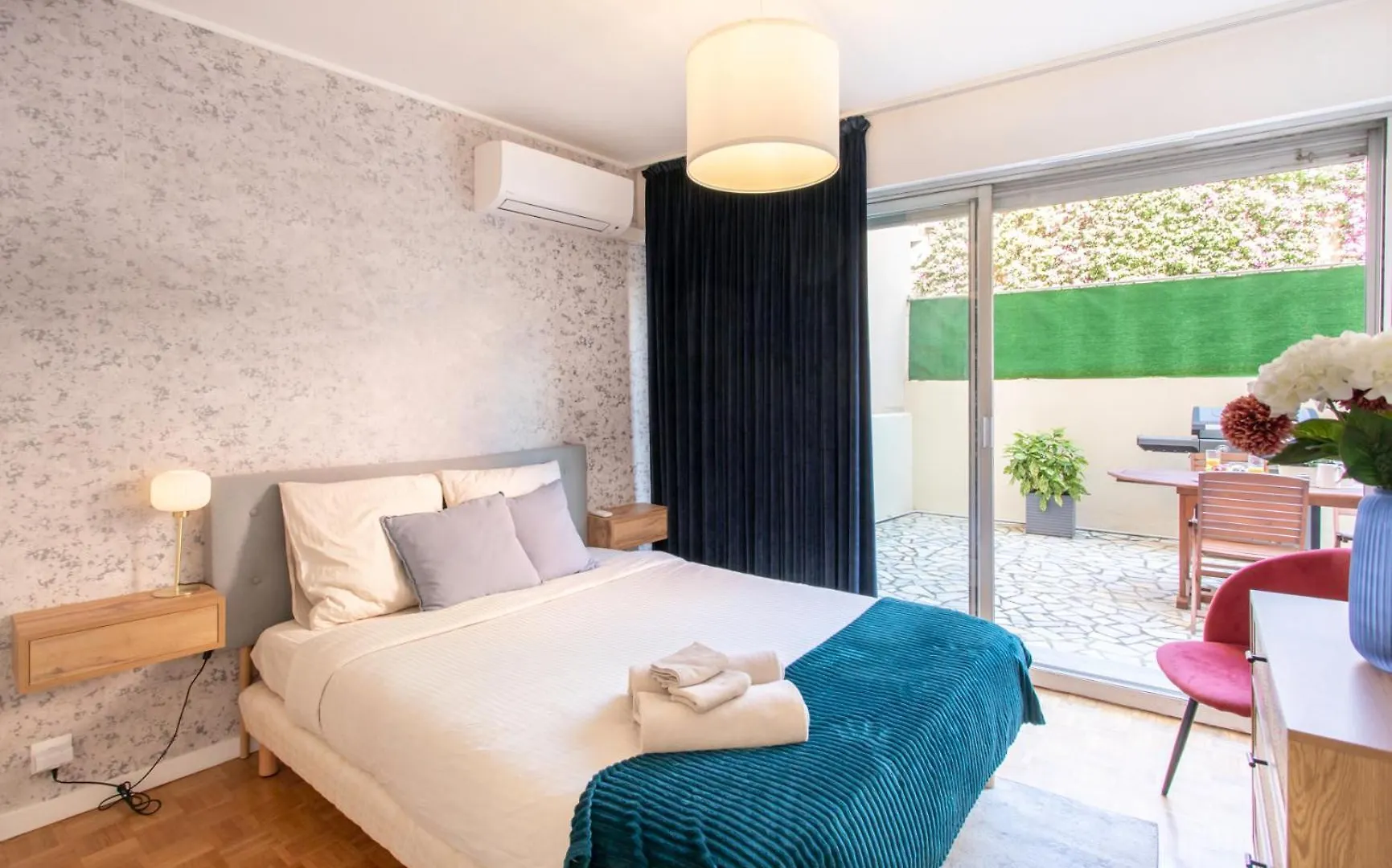 86M- Spacious 3 Room Apartment With Large Terrace Villefranche-sur-Mer Francja