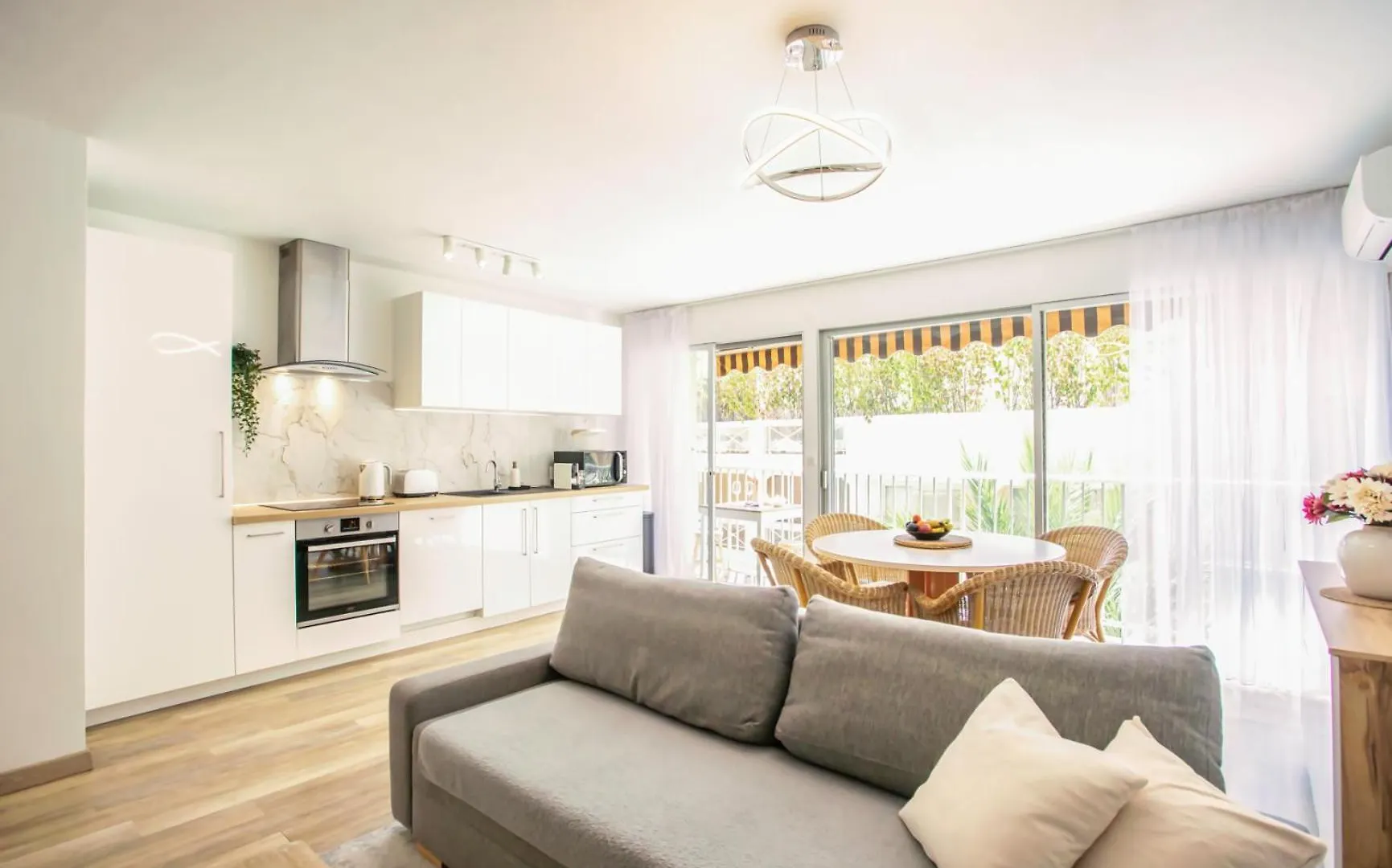 86M- Spacious 3 Room Apartment With Large Terrace Villefranche-sur-Mer 0*,  Francja
